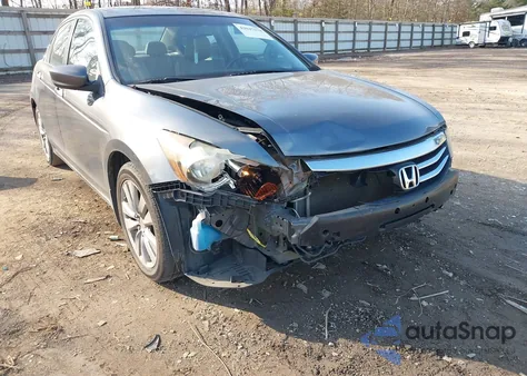 2011 Honda Accord 2.4 Ex-L z USA, uszkodzony, nr VIN 1HGCP2F86BA021497